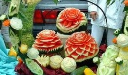 牛牛在吃瓜,瓜中藏趣