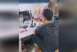 宿舍吃瓜闹鬼视频,吃瓜视频揭秘闹鬼之谜