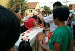 群众排队吃瓜完整视频