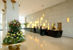 酒店前台收银吃瓜,揭秘酒店行业幕后趣闻