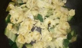 吃瓜炒蛋的做法