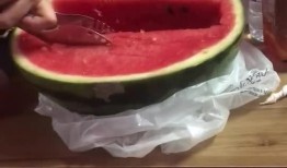 宿舍里的吃瓜,揭秘宿舍美食风云录