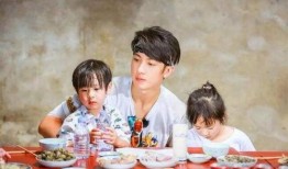 姐弟吵架爸爸吃瓜,见证姐弟吵架现场