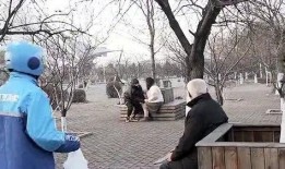 大爷外卖吃瓜视频,揭秘外卖行业那些事儿