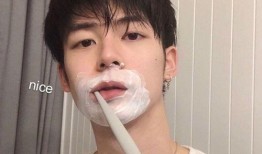 吃瓜搞怪头像男生真人,揭秘吃瓜搞怪头像背后的真人生